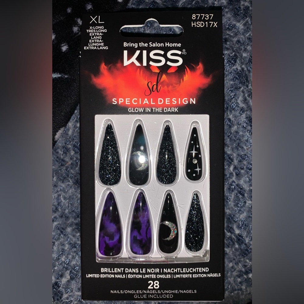 SPECIAL EDITION 💋 GLOW IN THE DARK Kiss Nails